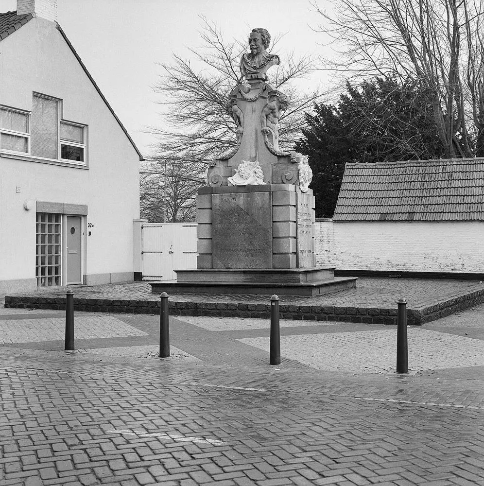 Putte: Overzicht monument met beeld, voor Jacob Jordaens - Putte - 20346472 - RCE